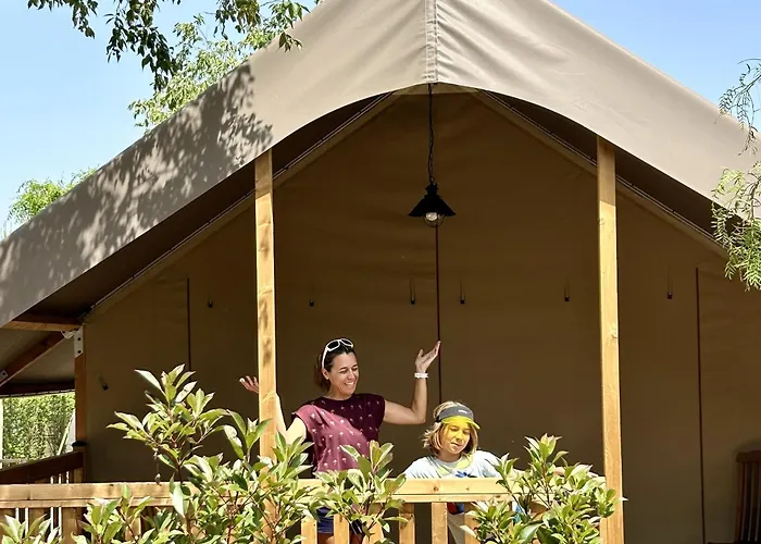 Hotel cerca del colegio: Camping Rodas